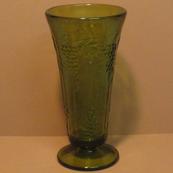 Green Grape and Leaves Vase